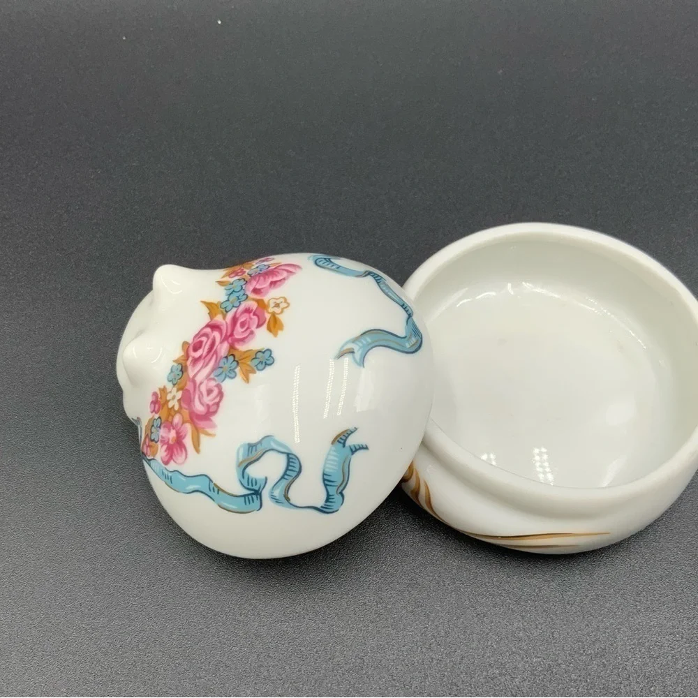 Vtg Round Porcelain Cat  Lidded Trinket Box  Made In Japan For Elizabeth Arden - Picture 6 of 9